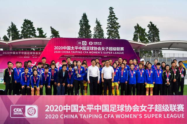 伊万笑对印尼媒体：我有10个前锋可用 一直很乐观